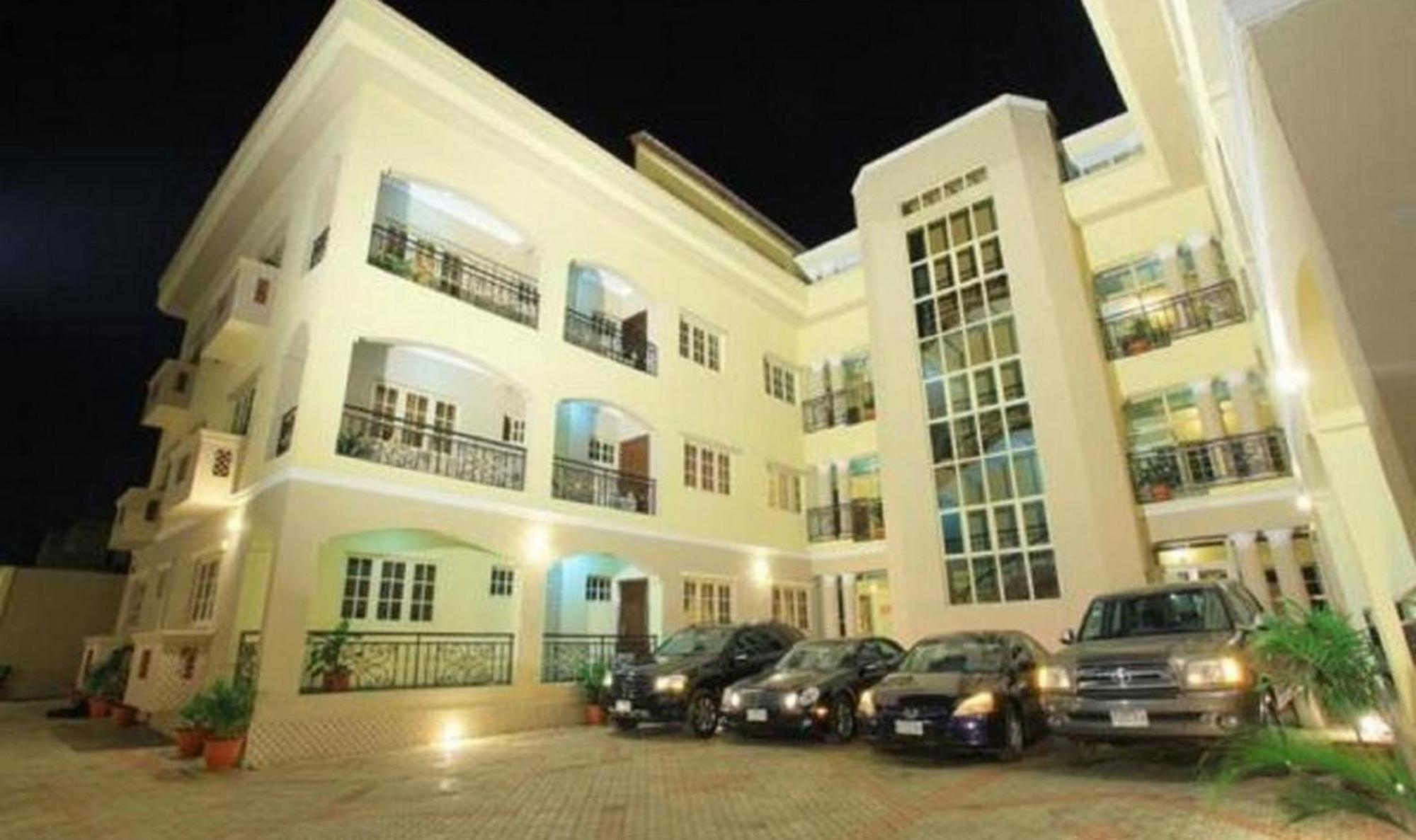 Room In Lodge - Apartment Royale Hotel-3 Bd Apartment إيكجا المظهر الخارجي الصورة